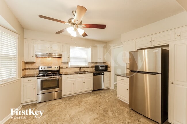 10328 Horton St, Overland Park, KS 66207 - photo 6