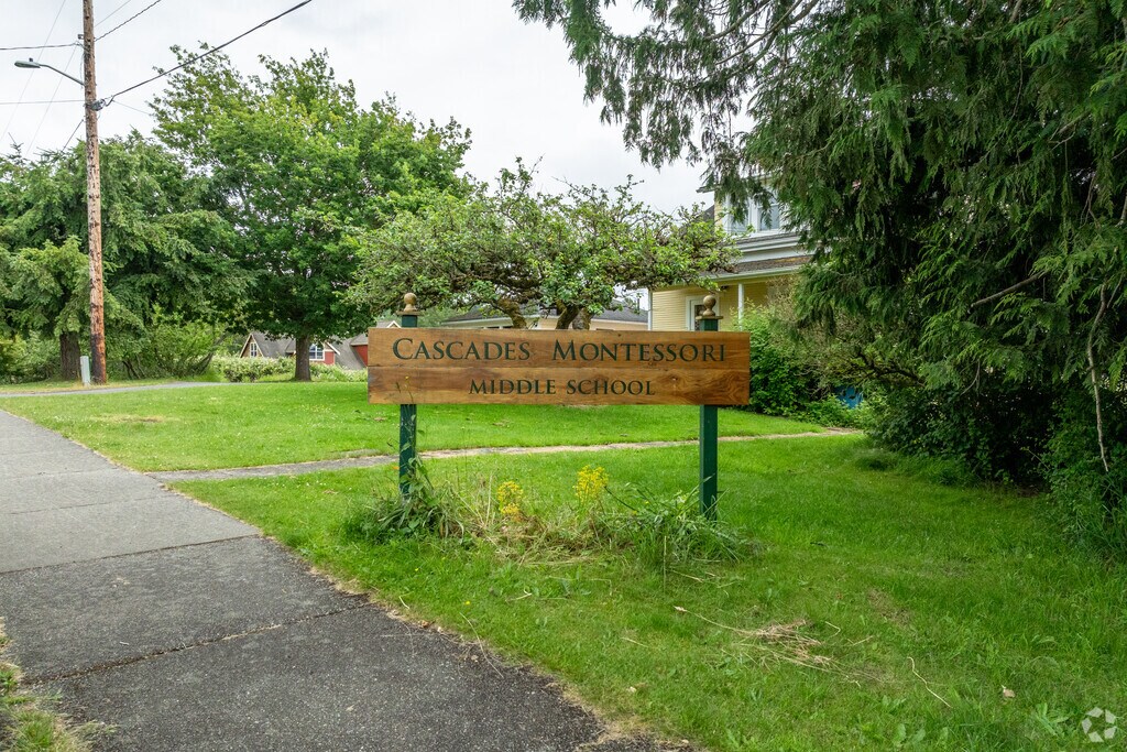Cascades Montessori Middle School signage.
