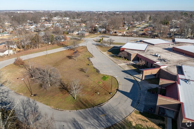 The student population of Jeffersontown Elementary is 630 and the school serves K-5.