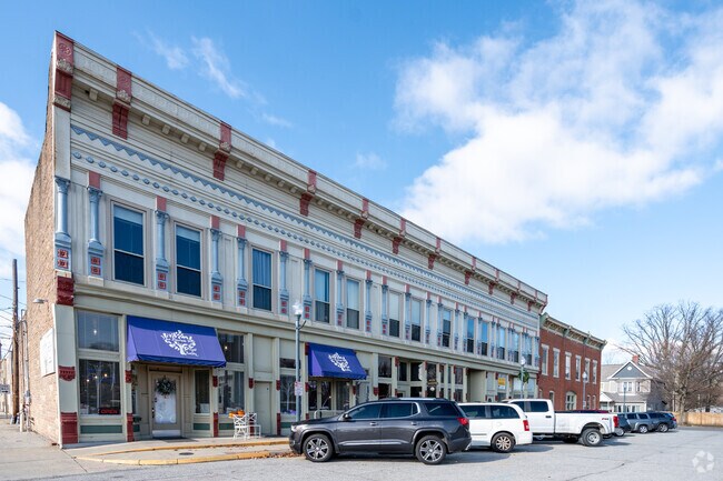 Italianate Facade buildings can be seen in downtown Knightstown, IN.