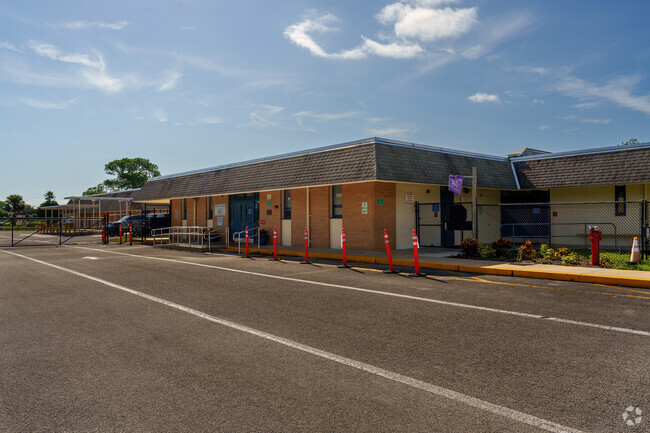 Edgewater Public School is an elementary level school located on South Old County Road.