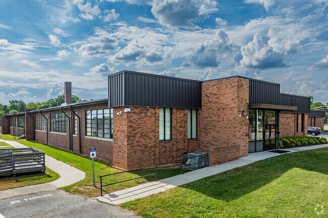 Ray Street Academy is an alternative school serving Alamance County grade 6-12 students.