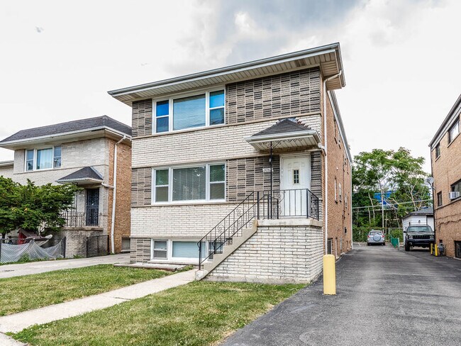 5752 W Park Ave unit 1-S, Cicero, IL 60804 - photo 2