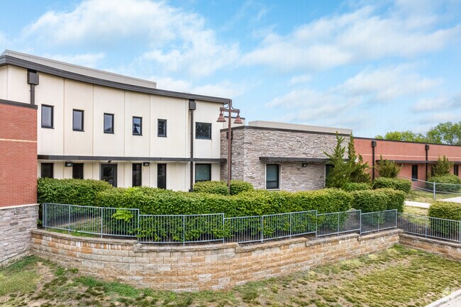 Thomas A Edison Elementary School is located at 1000 Locust St, Kansas City, KS 66103.