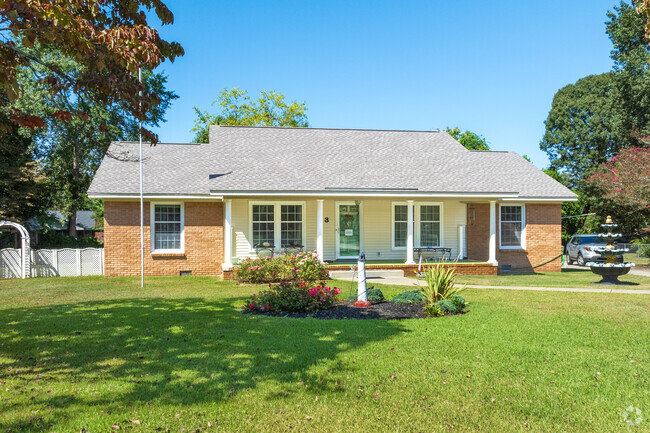 Newer ranch-style homes in Millwood come equipped with modern amenities.