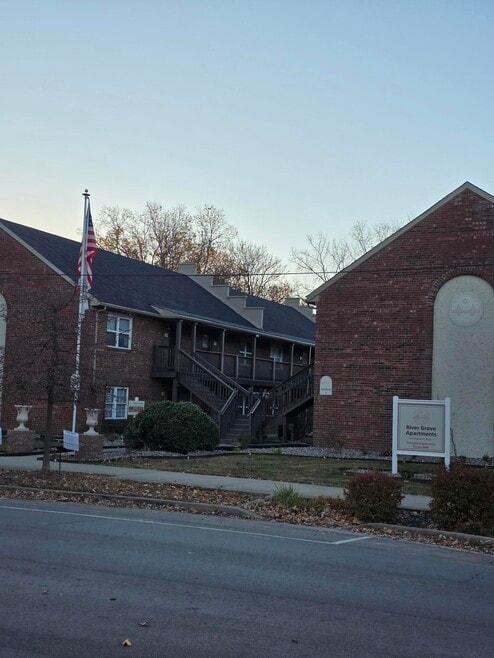 1002 E Main St unit 2MR, New Albany, IN 47150 - photo 1