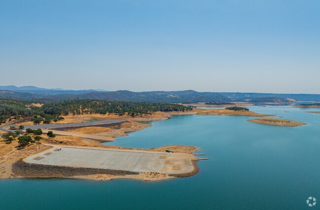 New Melones Lake near the City of Columbia is where the locals go for fishing and boating.