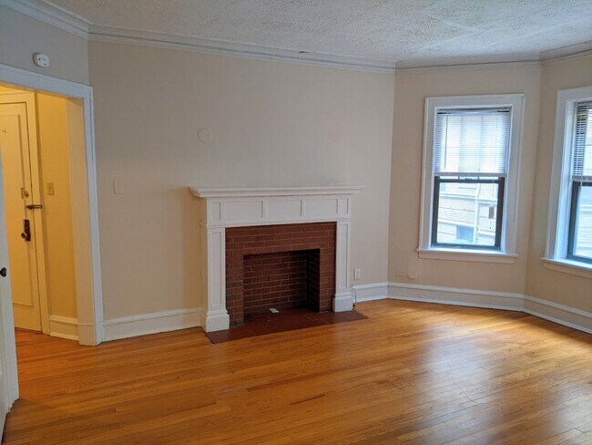 925 Forest Ave unit 25-1E, Evanston, IL 60202 - photo 5