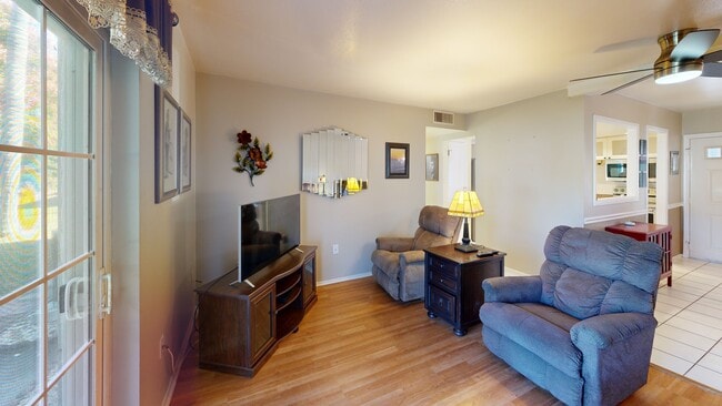 2303 Canal Dr unit F7, Bradenton, FL 34207 - photo 3