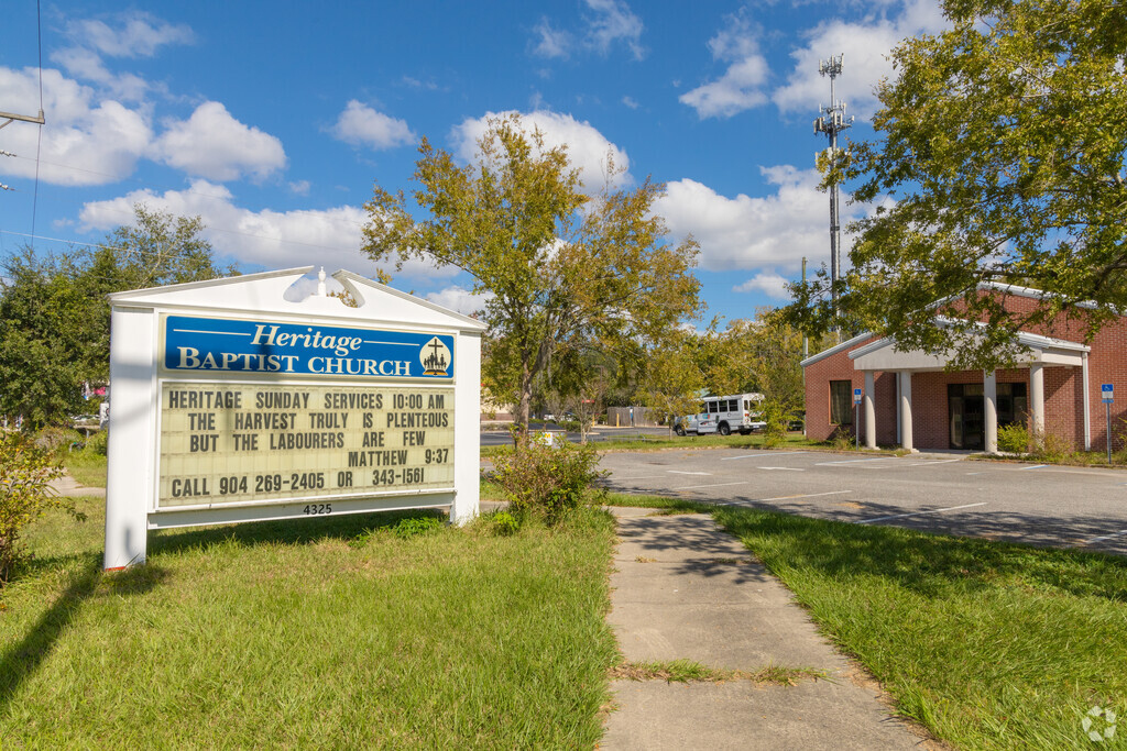 Heritage Christian Academy provides education in the neighborhood of 
Fleming Island.