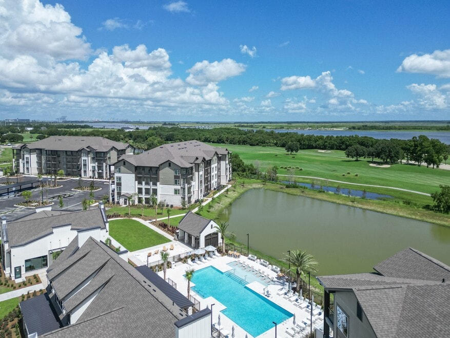 Silas Park, Savannah, GA 31401 - photo 1