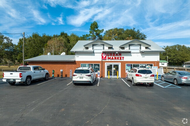 9 Mile Urban Market on Beulah Ave offers craft beer, wine, and fresh produce.