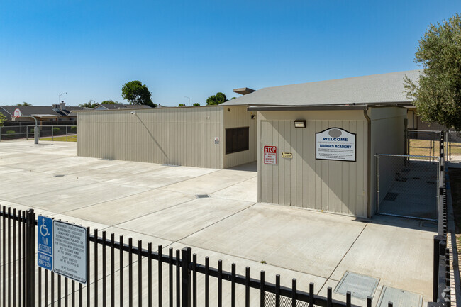 Bridges Academy is part of the Lemoore Elementary School District.
