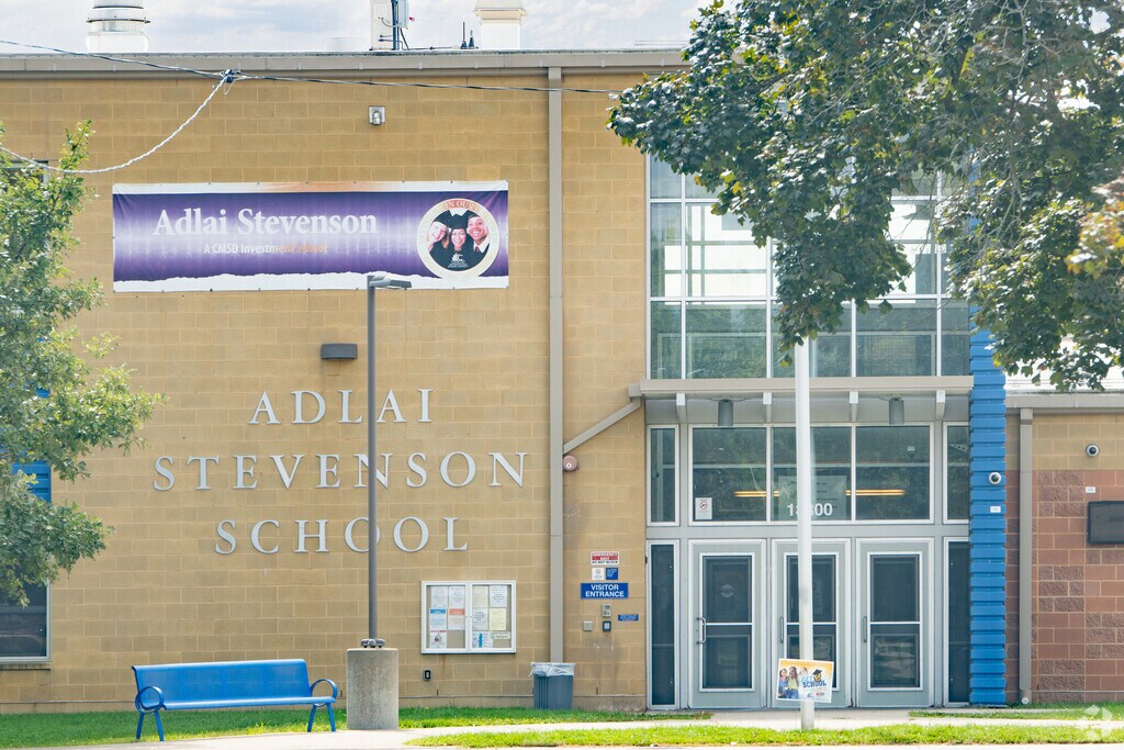 Adlai Stevenson School in Highland Hills provides basketball and track programs.