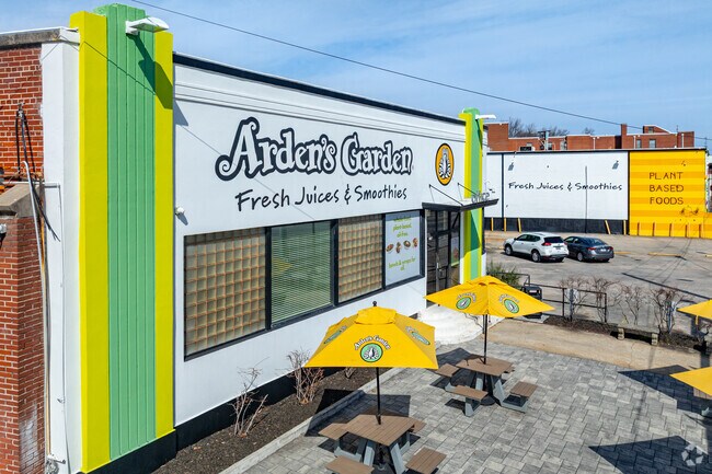 Plant based foods, smoothies and jucies can be grabbed at Arden's Garden in Center Park.