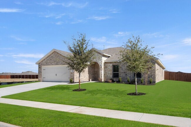 701 Stone Eagle Dr unit 36486393, Azle, TX 76020 - photo 2