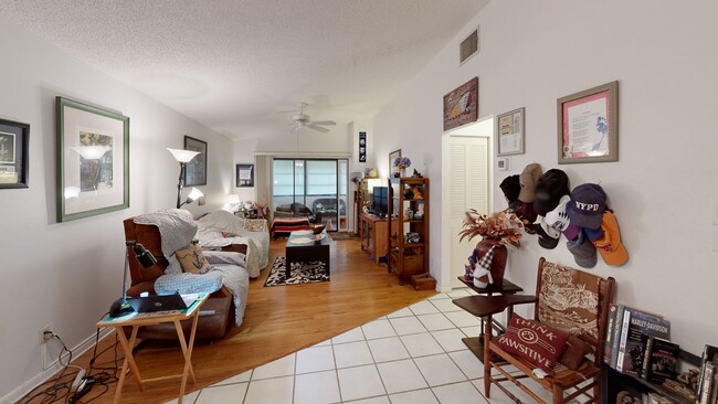 9783 86th Ave unit 9783, Seminole, FL 33777 - photo 2