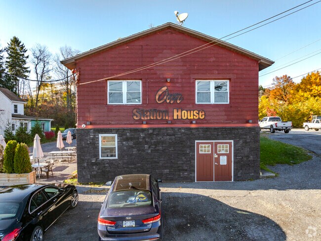 Our Station House has some of the best wings in the area around Allegheny.