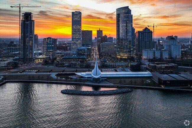 Uptown is close to all that downtown Milwaukee has to offer.