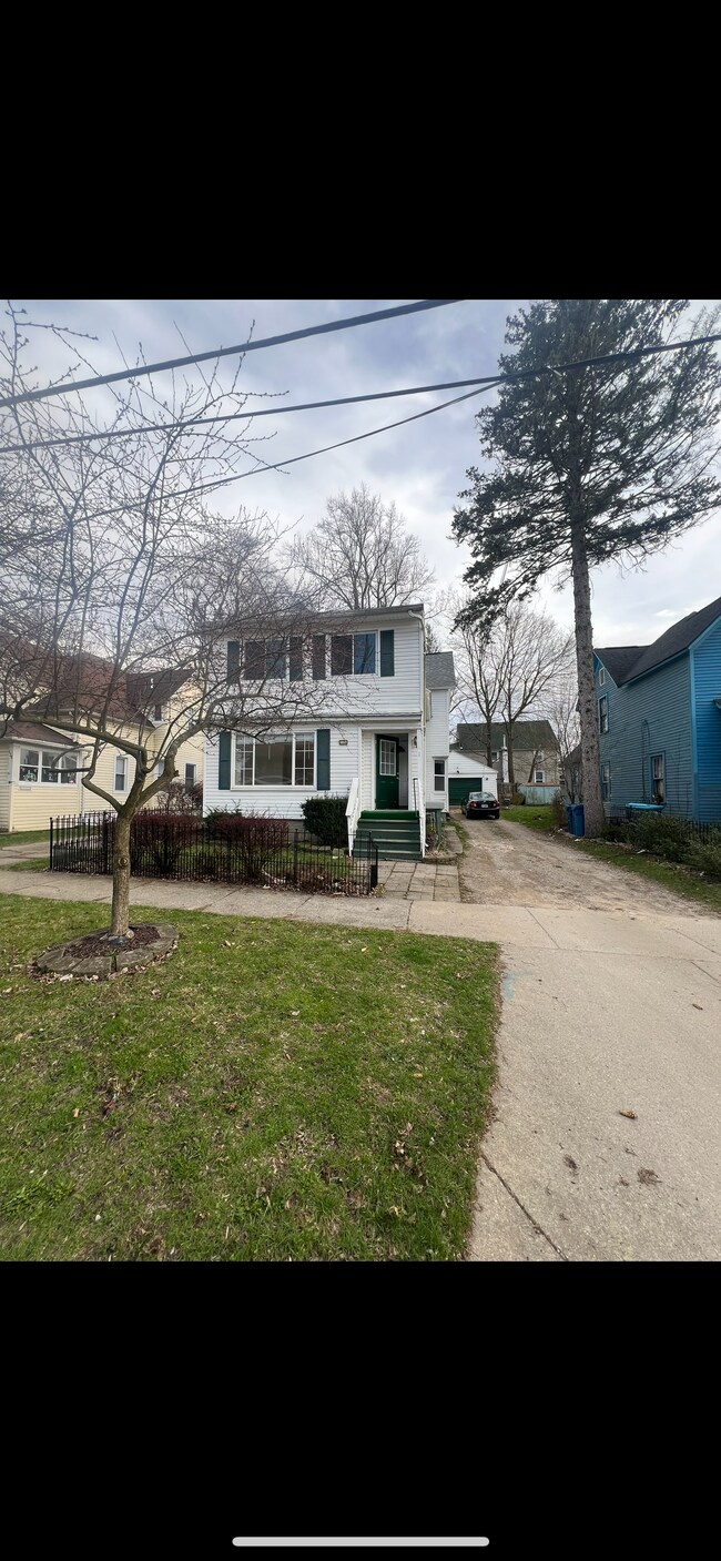 132 Reed Ave Unit 3, Kalamazoo, MI 49001