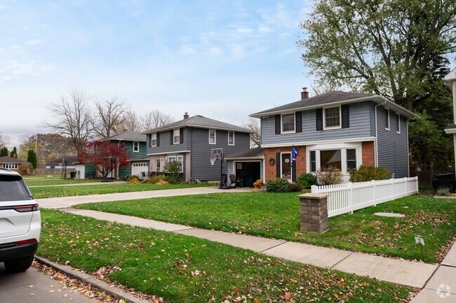 A lot of homes in Irvington Creekside feature elements of American Foursquares.
