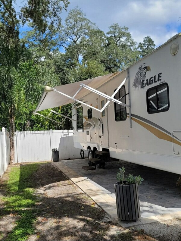 5312 Roberta Ln, Tampa, FL 33617