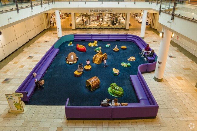 Quail Springs Mall has a child's safe play area for families with little ones in Warwick.