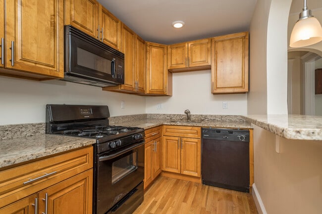 134 Highland Ave unit 32, Somerville, MA 02143 - photo 4