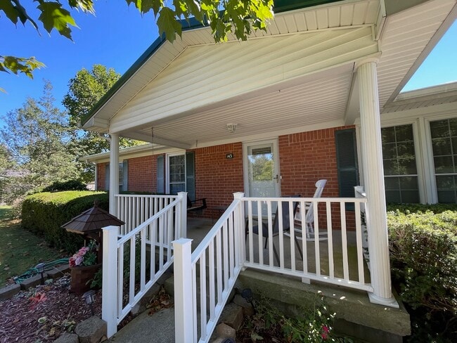 145 Ridgeway Dr W, Elizabethtown, KY 42701 - photo 3