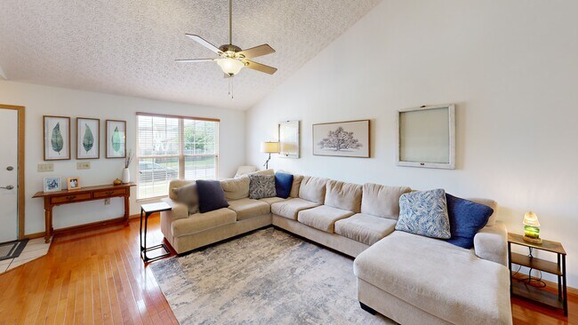 8417 Squad Dr, Galloway, OH 43119 - photo 2