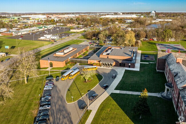 Walt Whitman Elementary serves Sylvan Lake families in Pontiac district.