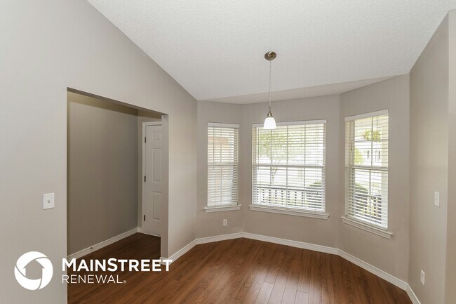 10450 McGirts Creek Dr, Jacksonville, FL 32221 - photo 5