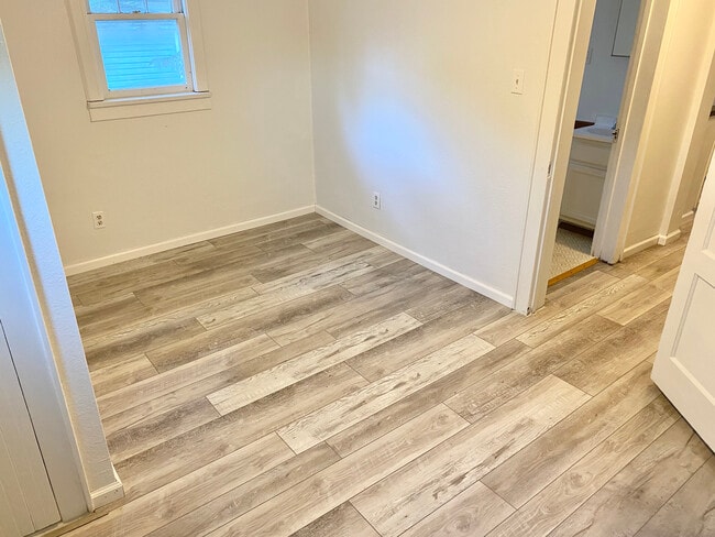 520 W Edwards St unit 2, Vandalia, IL 62471 - photo 4