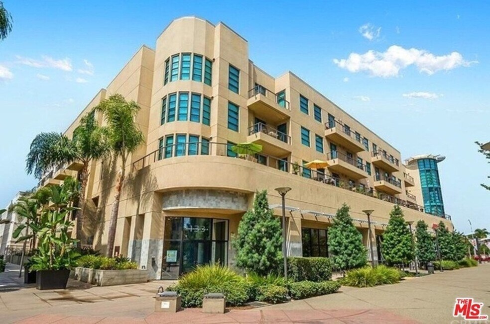 133 Promenade Walk unit 110 -- 2nd floor on, Long Beach, CA 90802 - photo 1