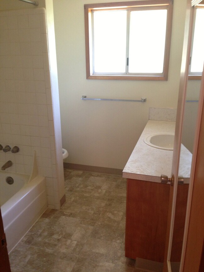 820 NE Woodcrest Ave, Corvallis, OR 97330 - photo 7