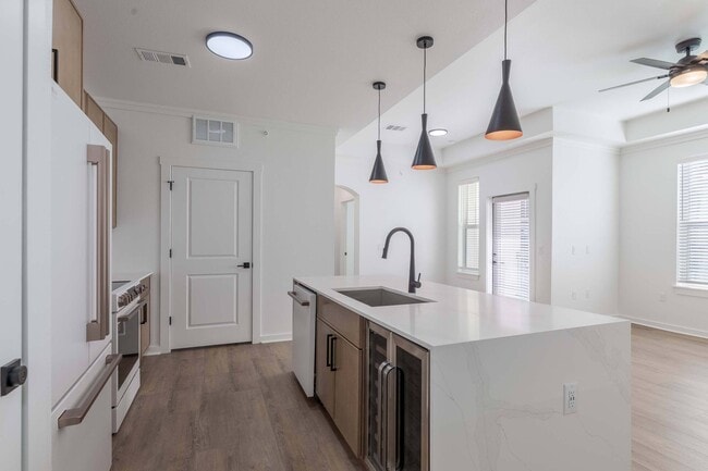 Five810 Southlands, Aurora, CO 80016 - photo 5