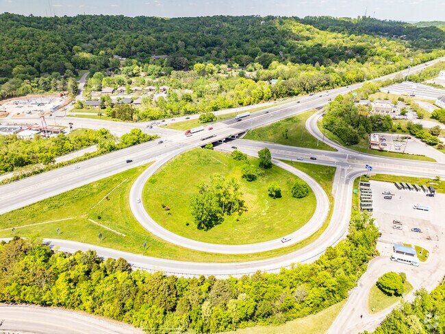 Rolling River has easy access to I40 interstate.