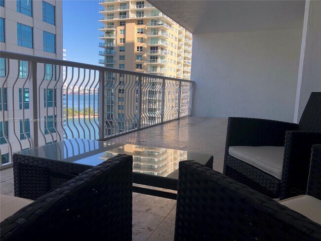 1200 Brickell Bay Dr unit 2824, Miami, FL 33131 - photo 4