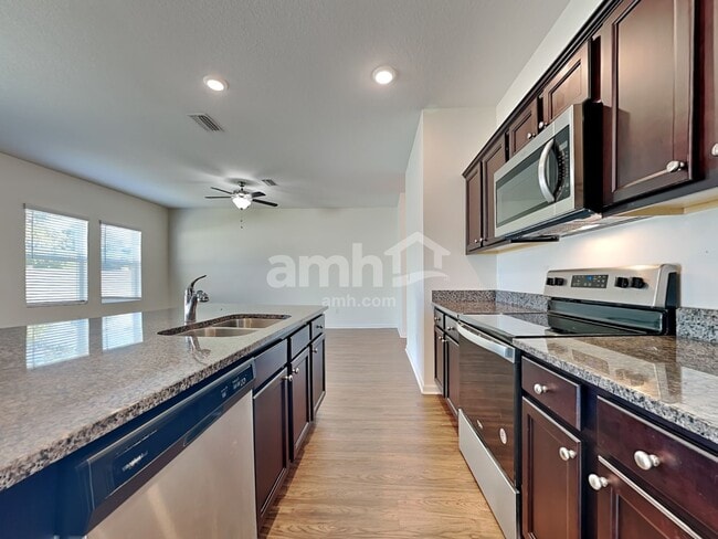 8718 Layalie Way, Gibsonton, FL 33534 - photo 3