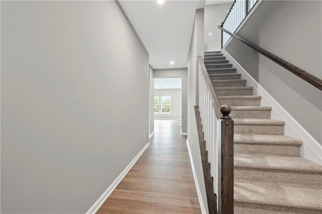 106 Warrior Ct, Hoschton, GA 30548 - photo 2