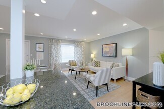 136 Thornton Rd, Brookline, MA 02467