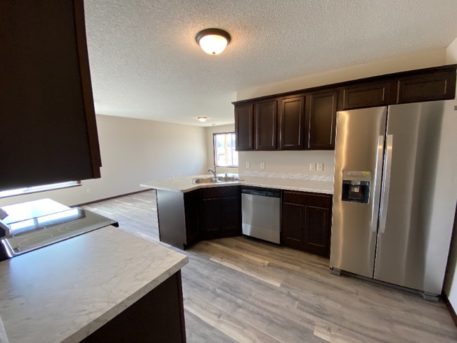 2020 4th Ln SE, Cambridge, MN 55008 - photo 6