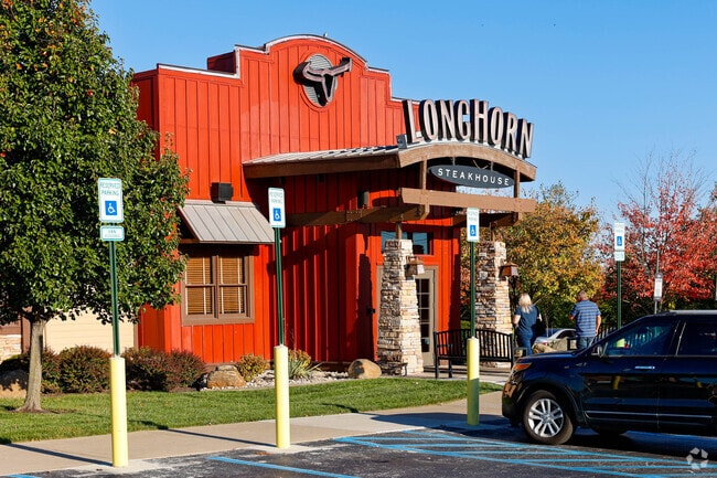 Cold Spring is convenient to many shopping centers and restaurant like Longhorn Steakhouse.