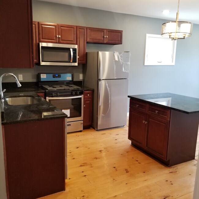 69 Catharine St unit 3, Worcester, MA 01605 - photo 3