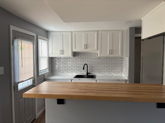 136 Kenview Ave unit Left, Buffalo, NY 14217 - photo 2