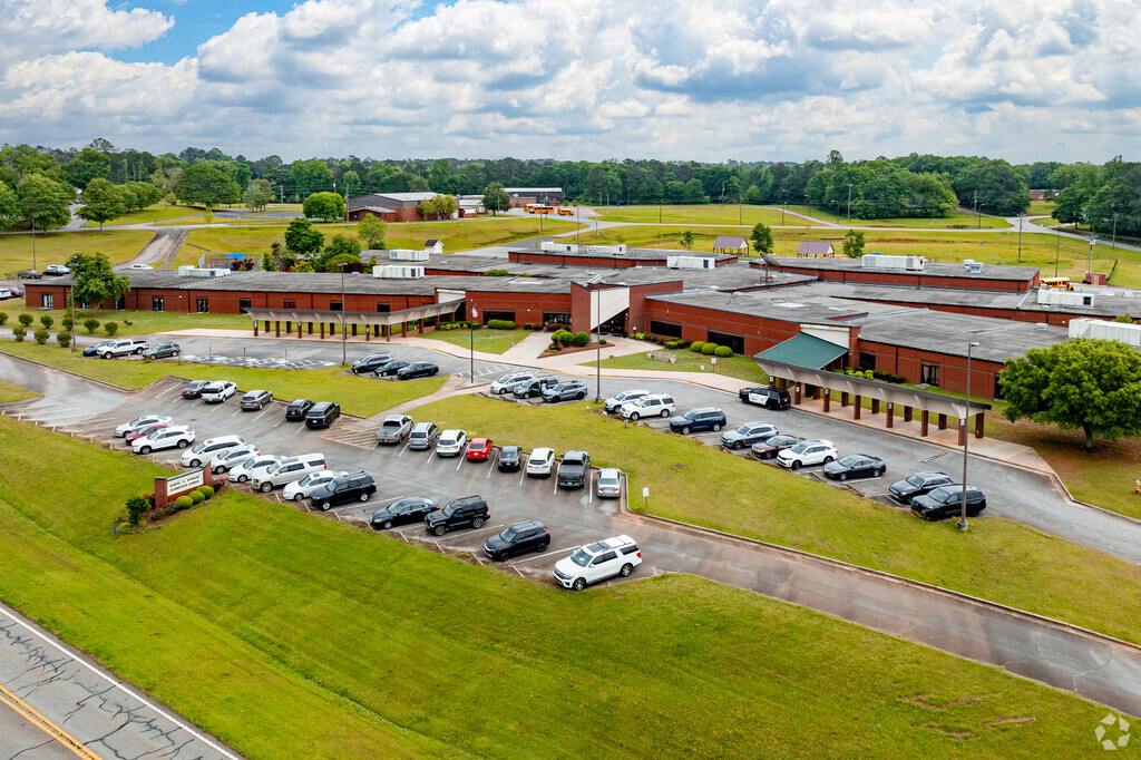 Samuel E. Hubbard Elementary School serves over 700 students.