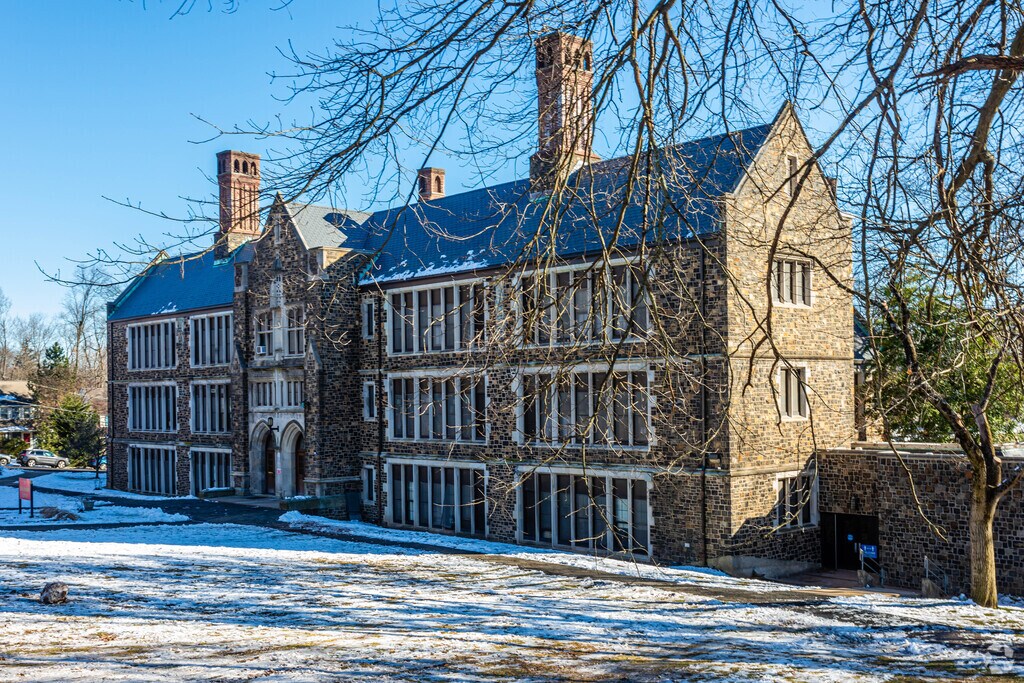 Jefferson Elementary is a fine learning institution located in Maplewood, NJ.