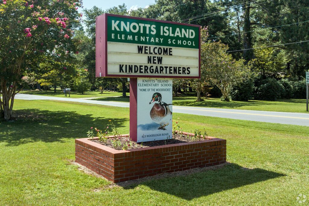 Knotts Island School welcomes incoming kindergarteners.