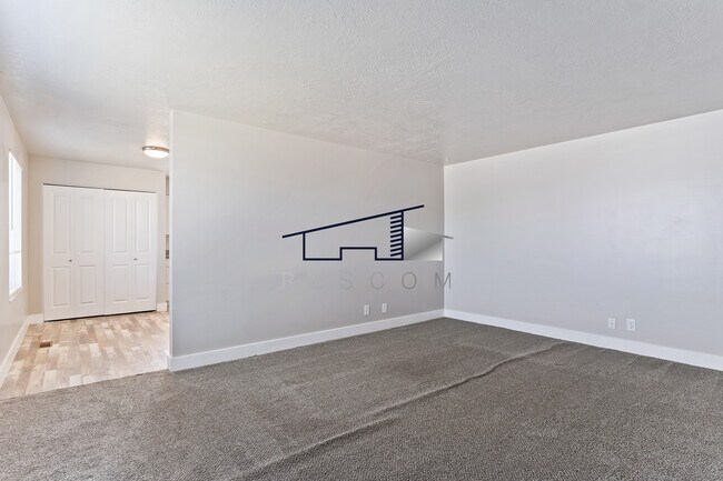 447 W 4900 S unit 3, Washington Terrace, UT 84405 - photo 3