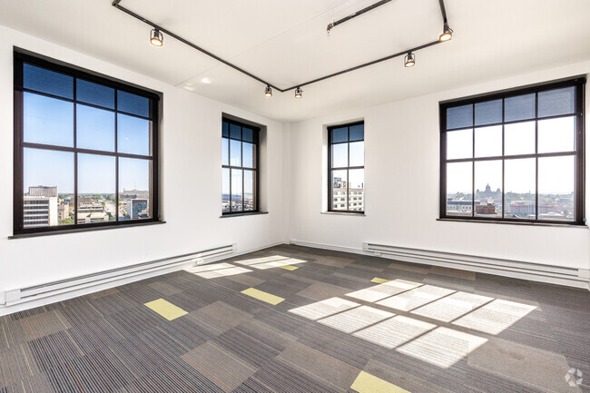 1BR, 1BA - A10/902 SF
